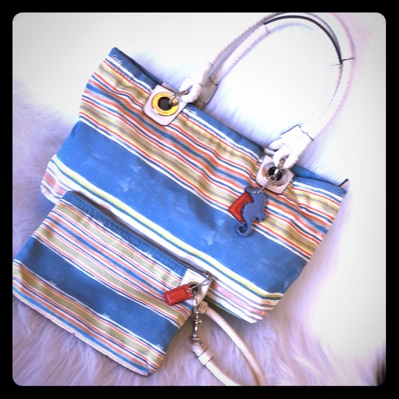 COACH ToTe & WristLET Nautical Beach 🏖 - Picture 8 of 8